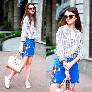 Zara • Floral Embroidered Distressed Denim Mini Skirt Medium